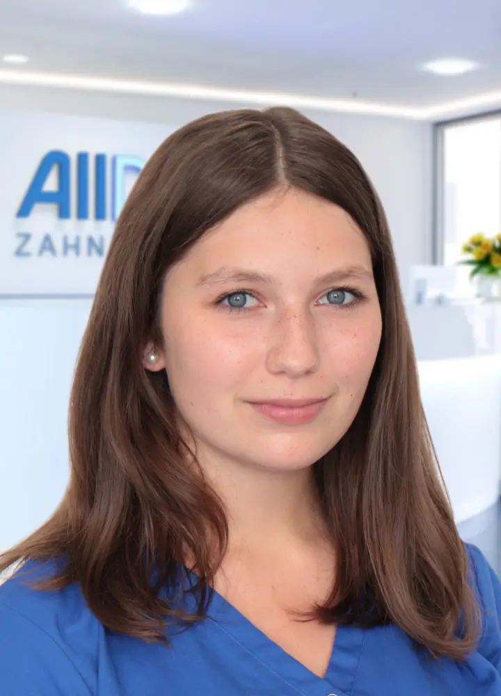 Portrait zahnmedizinische Prophylaxeassistenz Nina Minuth (AllDent München Hauptbahnhof)