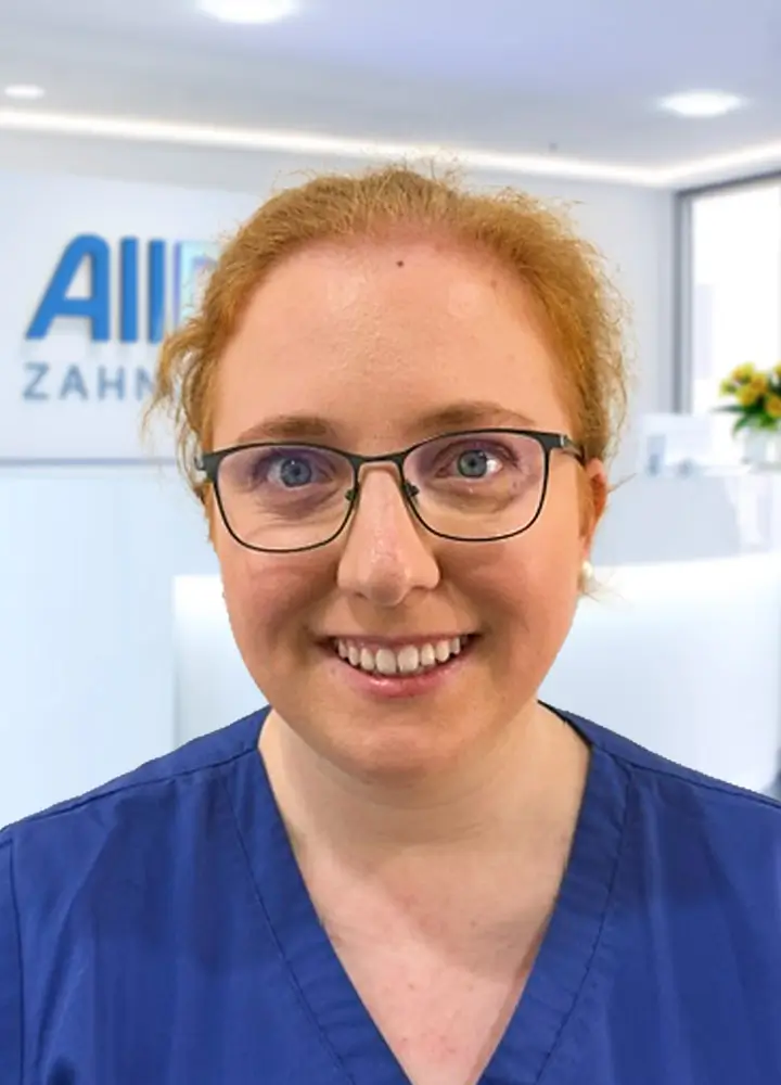 Portrait zahnmedizinische Prophylaxeassistenz Sarah (AllDent München Hbf.)