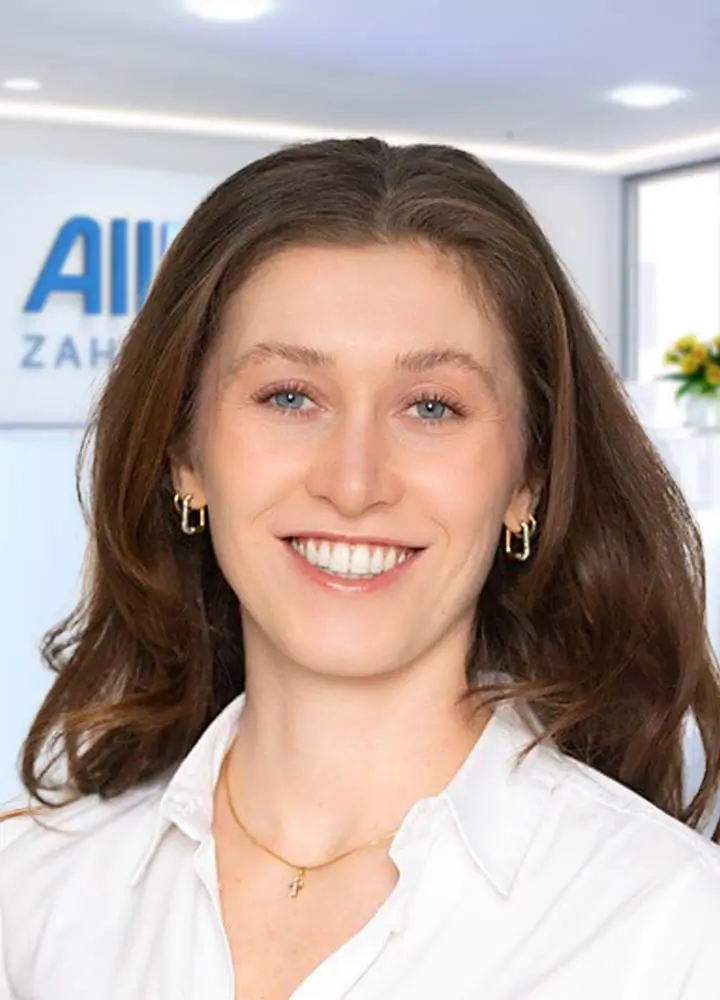 Portrait Zahn&auml;rztin Aline Karbacher (AllDent M&uuml;nchen Hbf.)