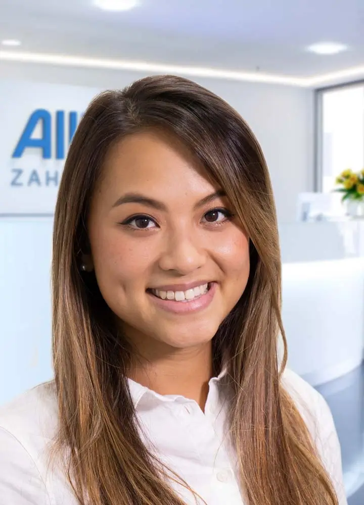 Portrait Zahn&auml;rztin Ngoc Han Khac (AllDent M&uuml;nchen Hauptbahnhof)