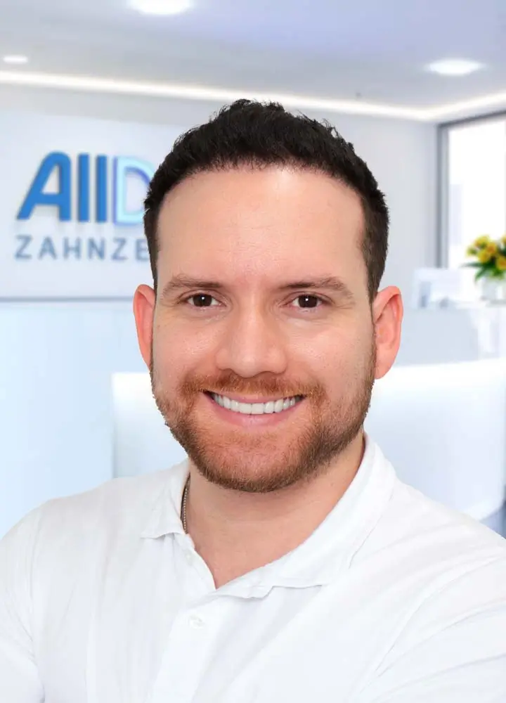 Portrait Zahnarzt Carlos Medina (AllDent M&uuml;nchen Hauptbahnhof)