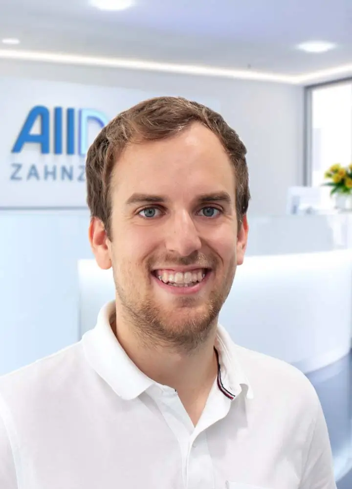Portrait Zahnarzt Leon Paul Schmidt (AllDent M&uuml;nchen Hauptbahnhof)
