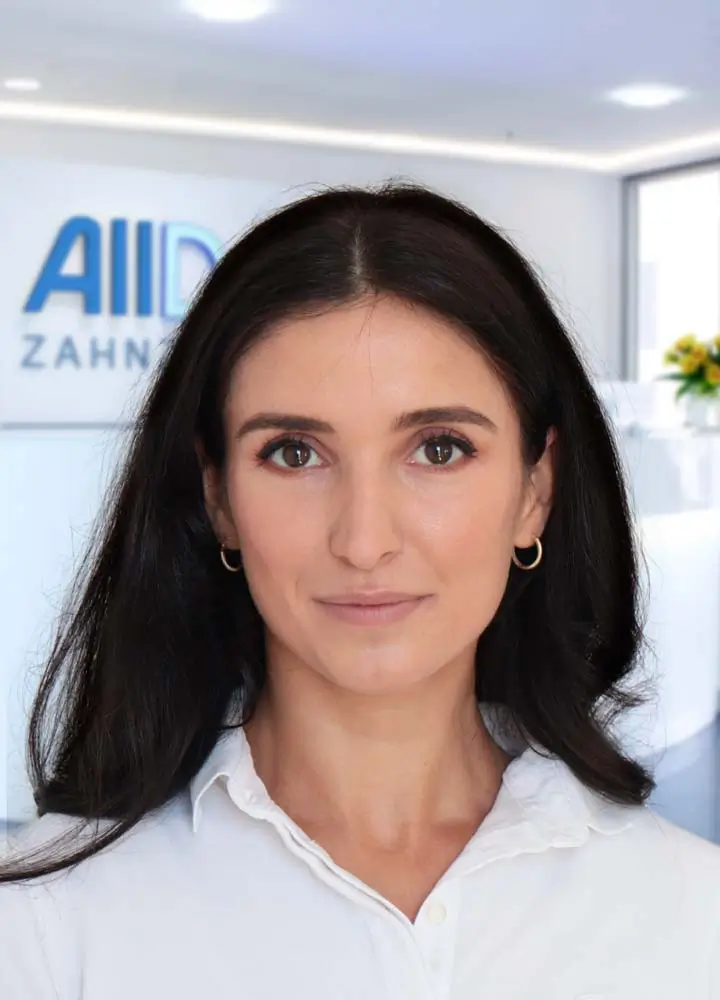 Portrait Zahn&auml;rztin Styliana Zlateva (AllDent M&uuml;nchen Hauptbahnhof)