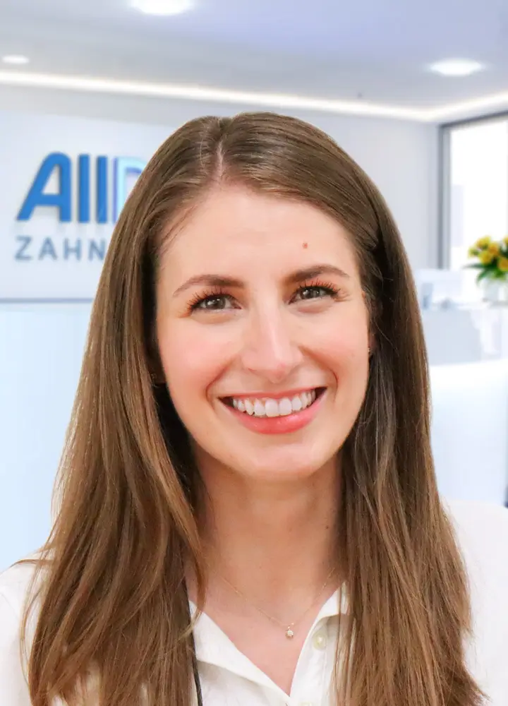 Portrait Zahn&auml;rztin Ionna Avokatou (AllDent M&uuml;nchen Ost)