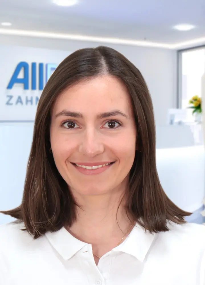 Portrait Zahn&auml;rztin Julia Pircher (AllDent M&uuml;nchen Ost)