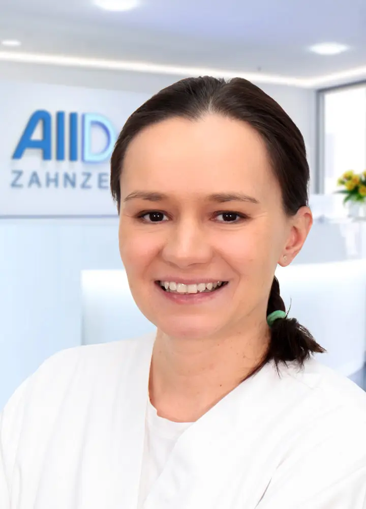 Portrait Zahn&auml;rztin Martyna Schulz (AllDent M&uuml;nchen Ost)