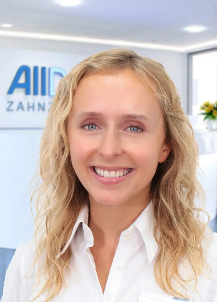 Portrait Zahn&auml;rztin Allegra von Bosse (AllDent M&uuml;nchen Ost)