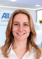 Portrait zahnärztliche Oberärztin Samira Becker (AllDent München Hbf.)