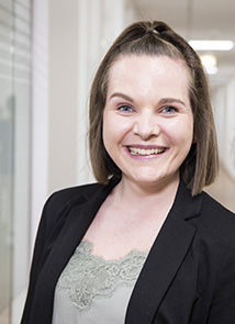 Junior Recruiter Lena Egger AllDent Zahnzentrum