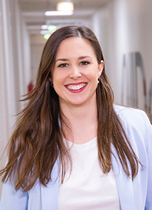 Recruiter Theresa Beddig beim AllDent Zahnzentrum