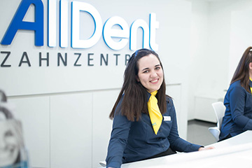 Empfangsdame AllDent Hamburg