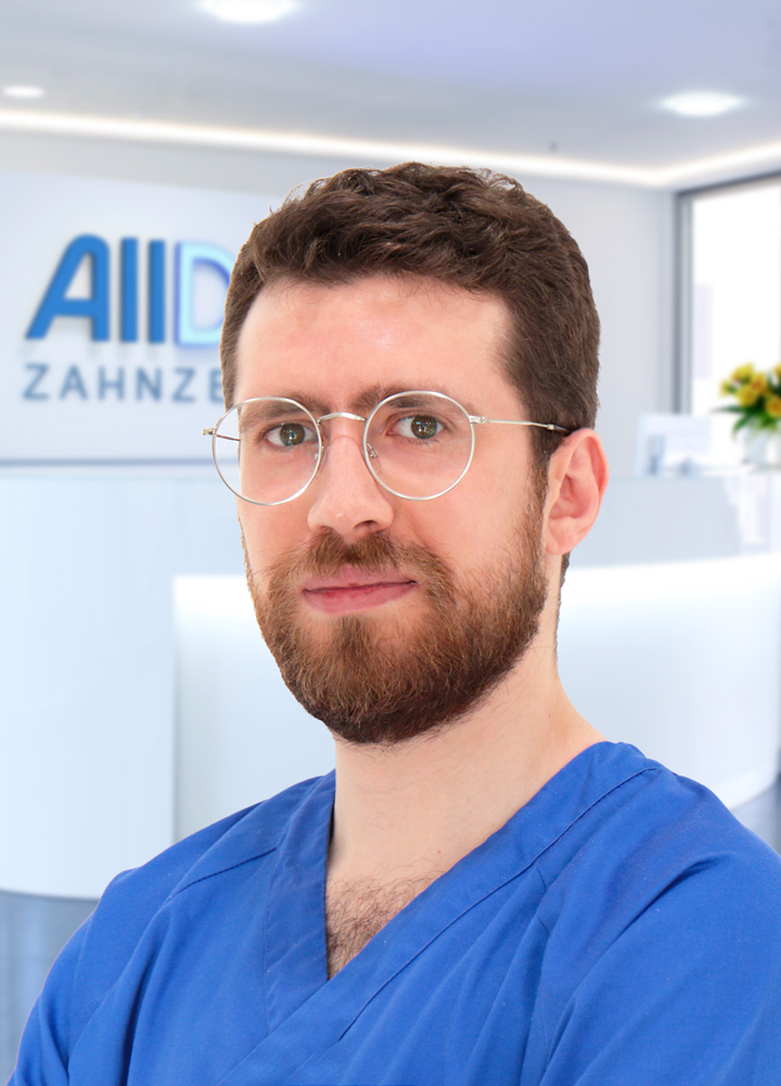 Portrait PZR Mostafa Khamis (AllDent M&uuml;nchen Hauptbahnhof)